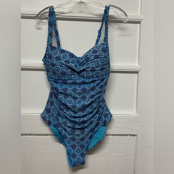 Onshore One Piece Swimsuit Women's Size 12 US Navy White Padded Shelf Bra - Picture 1 of 10